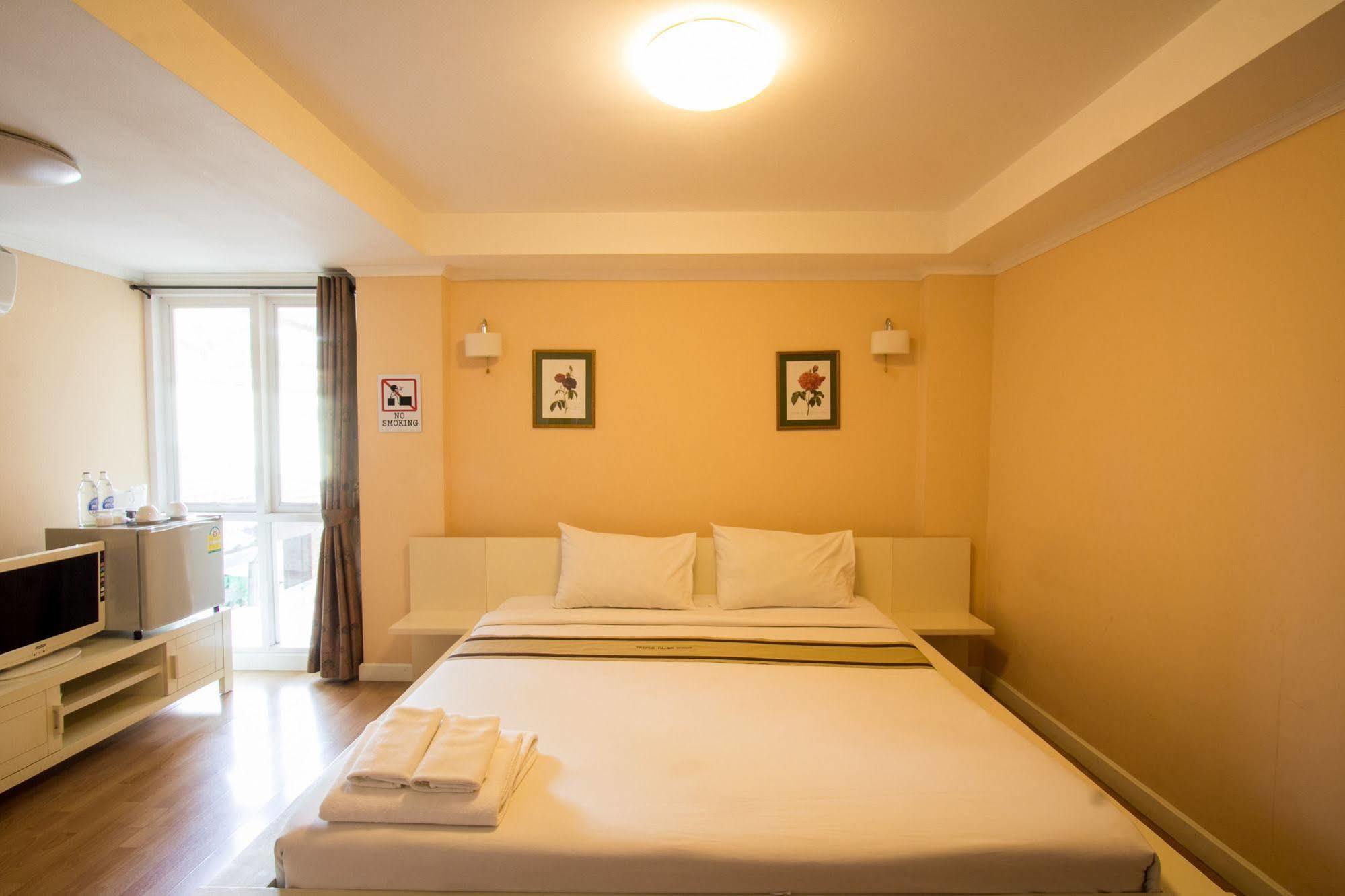 Triple Palms House Hotel Chiang Mai Ngoại thất bức ảnh