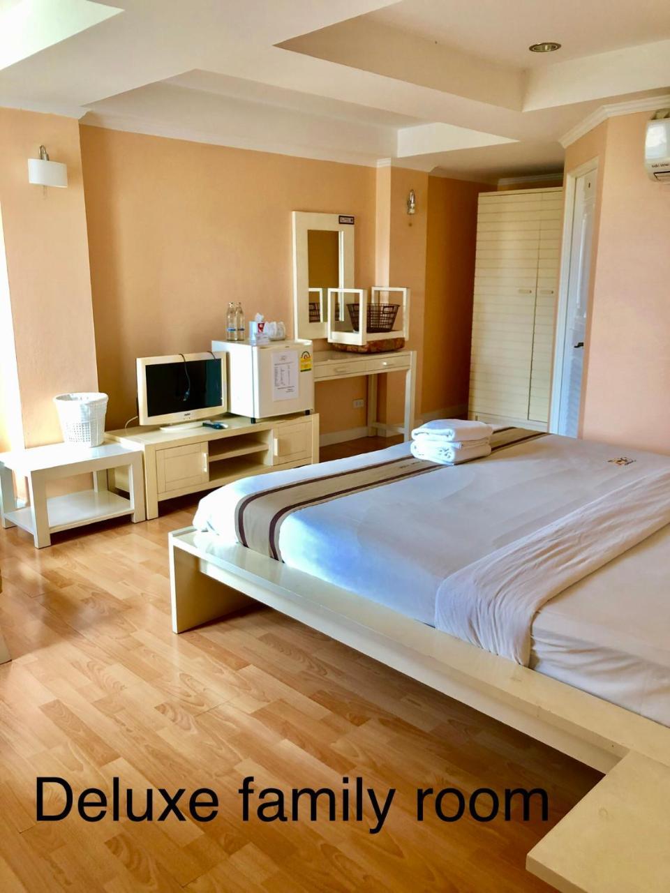 Triple Palms House Hotel Chiang Mai Ngoại thất bức ảnh